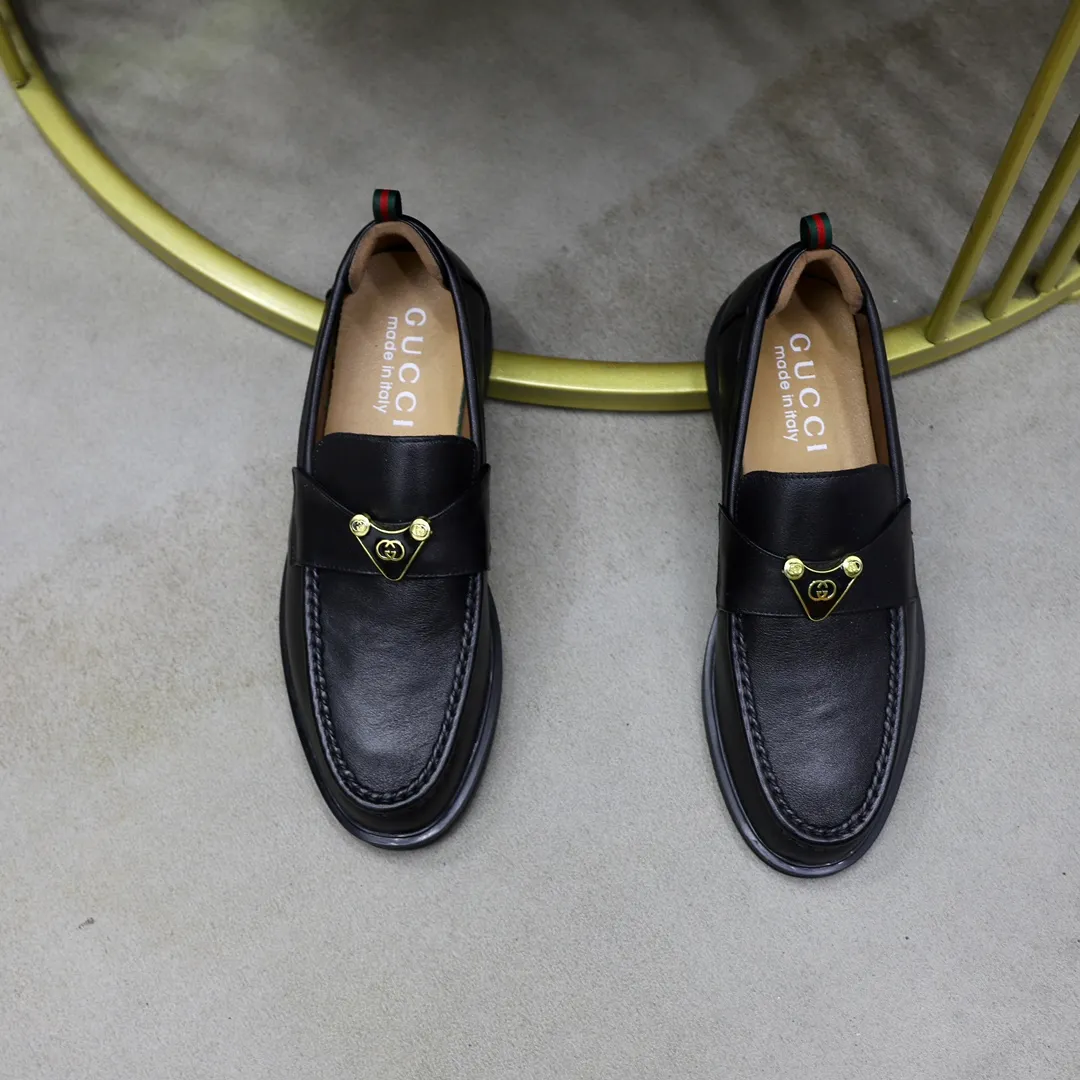 Men's shoes: 250🙅‍♂️🙅‍♂️🙅‍♂️Niuli Brand: GUCCI Size: 38-44 (45 can be customized) Level: Counter classic Material: Original soft cowhide upper Comfortable cowhide lining Original lightweight outsole Style category: Business casual footwear Driving leather shoes Color: Actual picture color